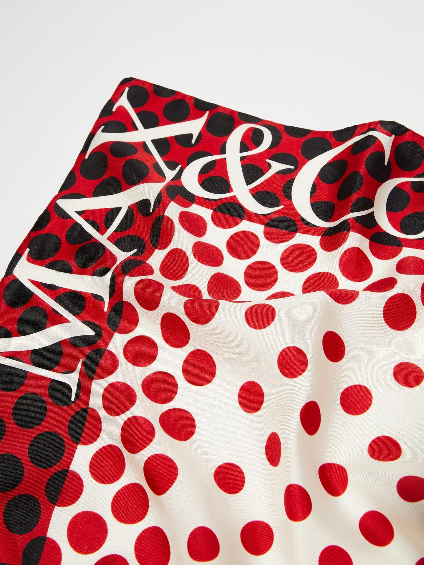 Lenço Quadrado de Seda MCABATTISTA