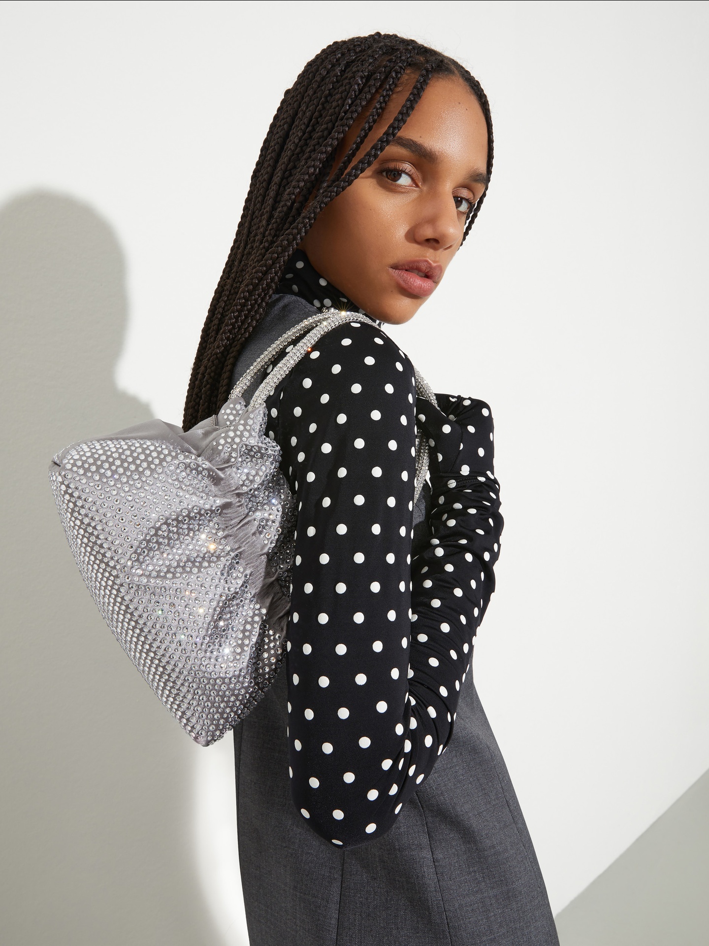 Mini Mala de Ombro de Cetim com Brilhantes MCAMOSCHEA