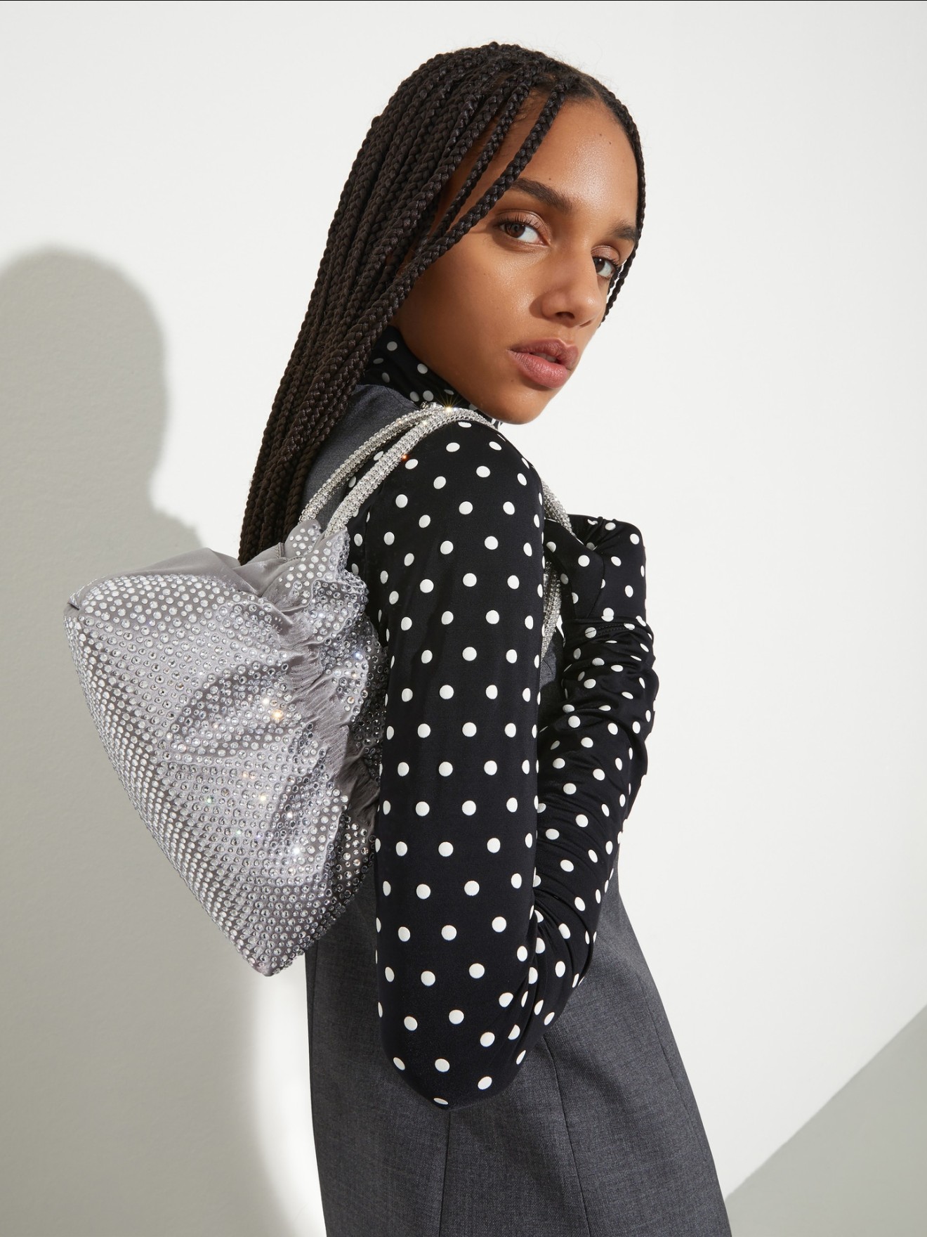 Mini Mala de Ombro de Cetim com Brilhantes MCAMOSCHEA