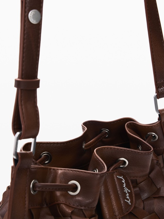 Mochila Mala Entrançada Efeito Pele