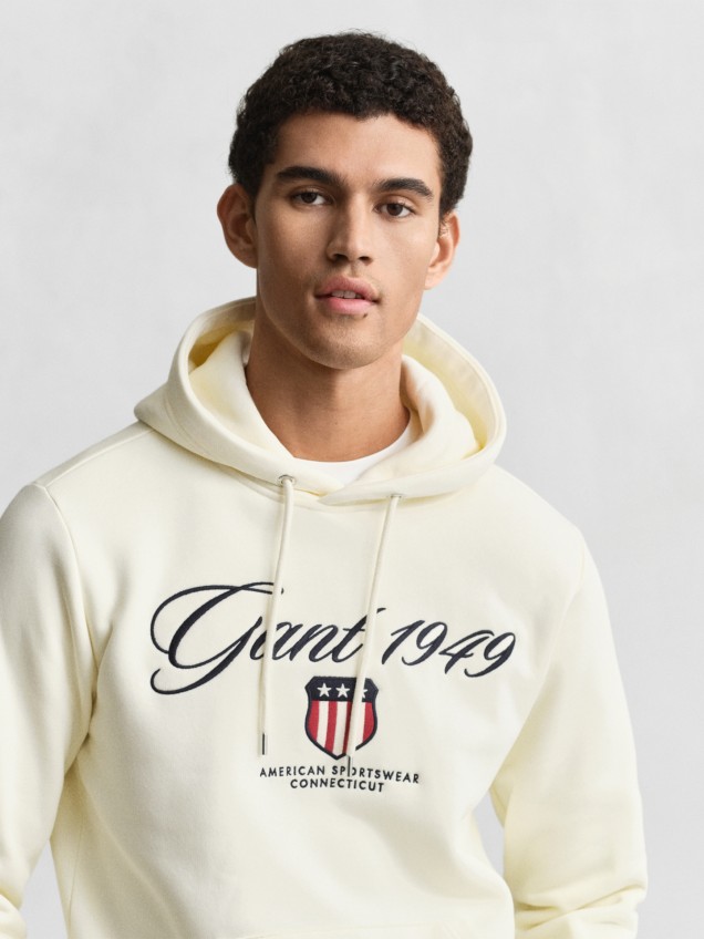 Sweatshirt com Capuz e Bordado