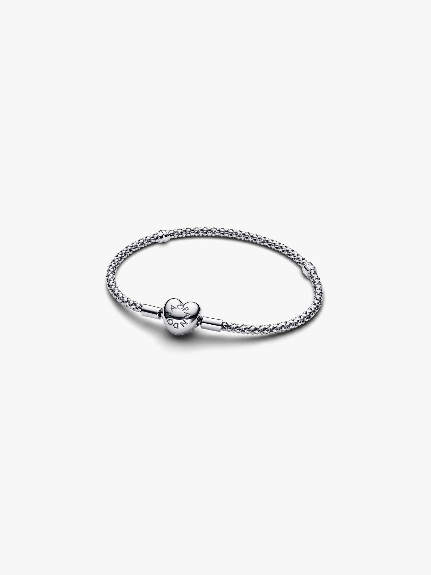 Pulseira de Corrente com Tachas Fecho Coração