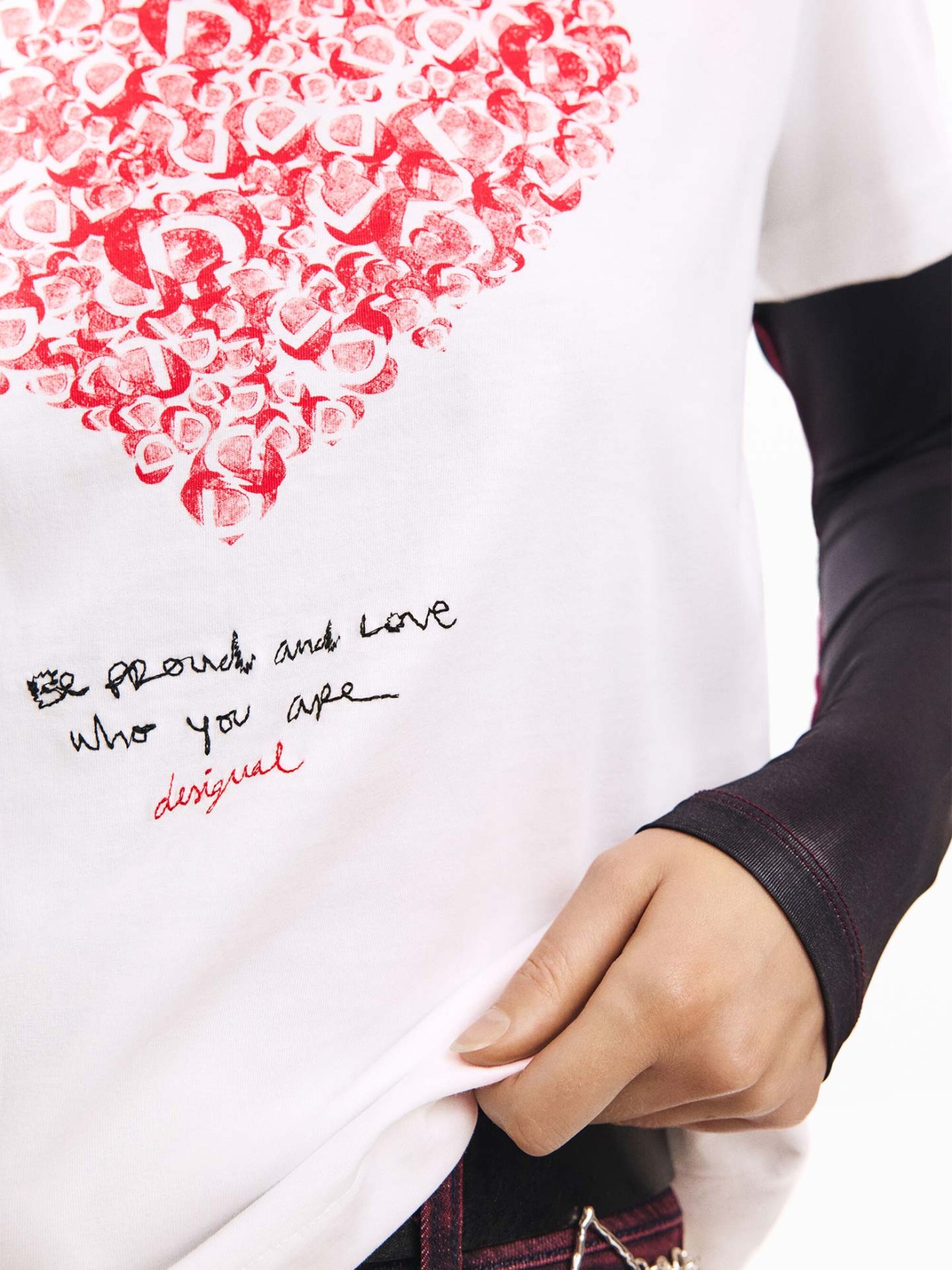 T-shirt com Estampado de Cora��o