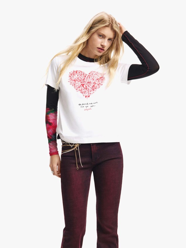 T-shirt com Estampado de Cora��o