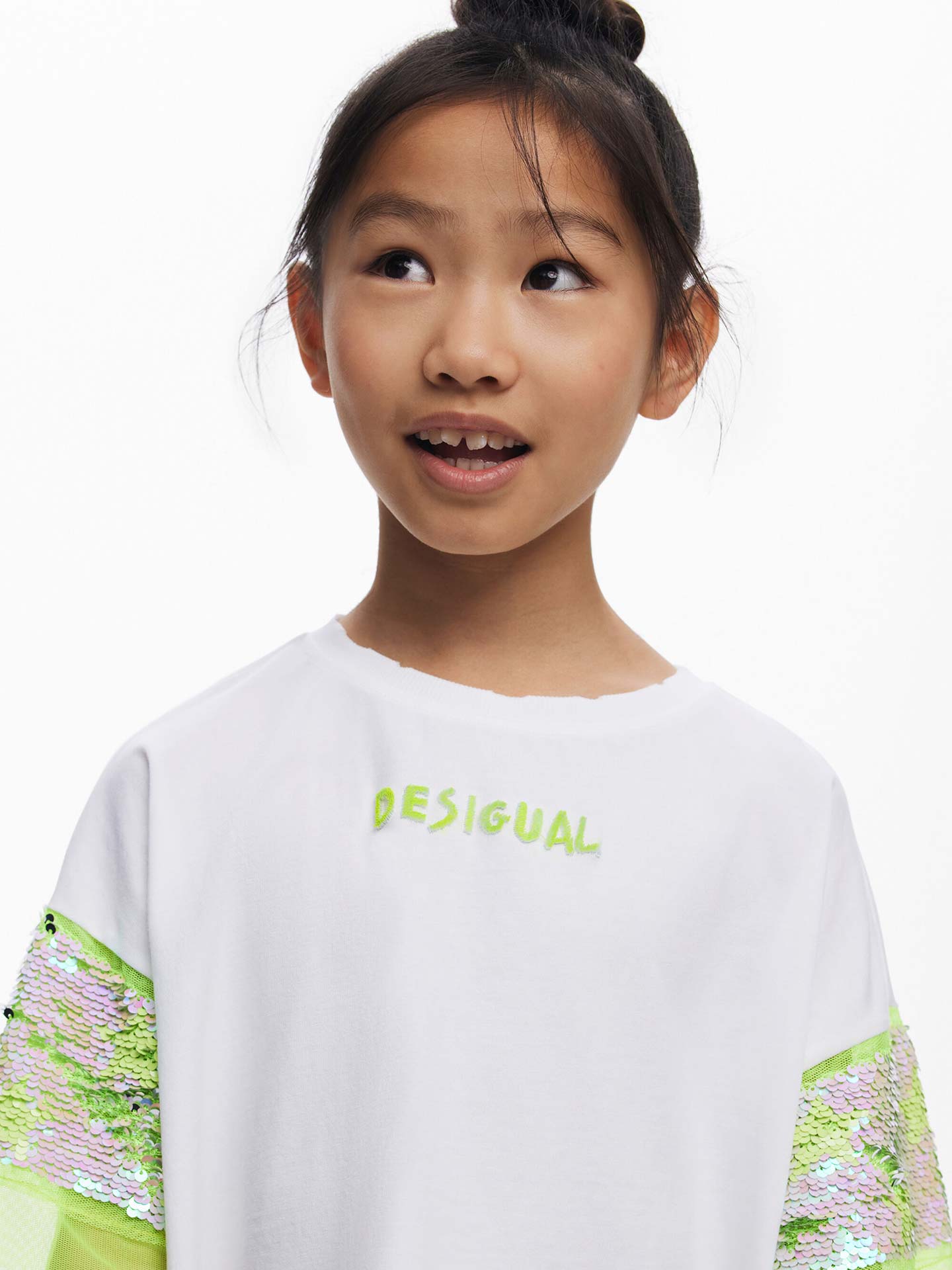 T-shirt Oversized com Lantejoulas
