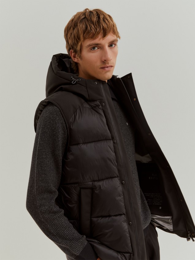 Colete Acolchoado com Capuz