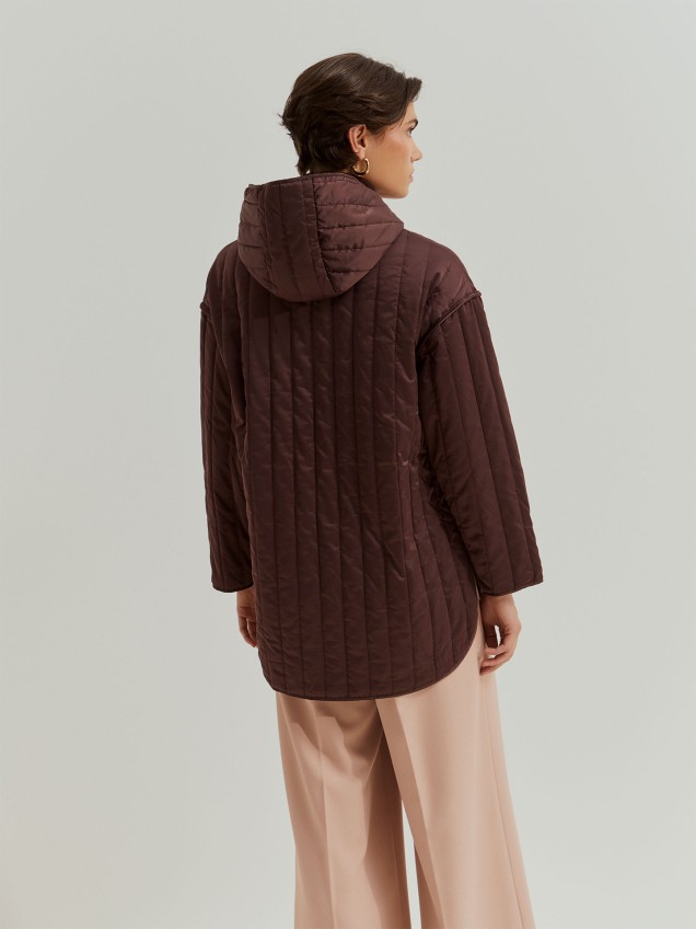 Blusão Acolchoado Assimétrico com Capuz