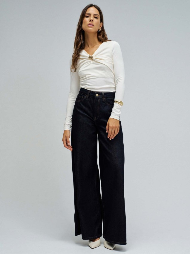 Camisola de Malha Slim Fit com Decote em V