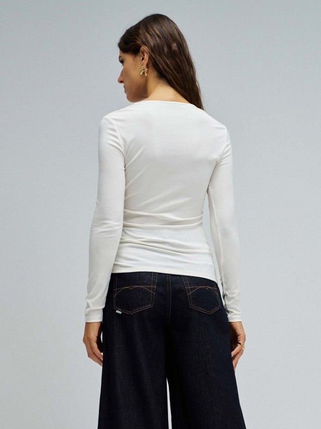 Camisola de Malha Slim Fit com Decote em V