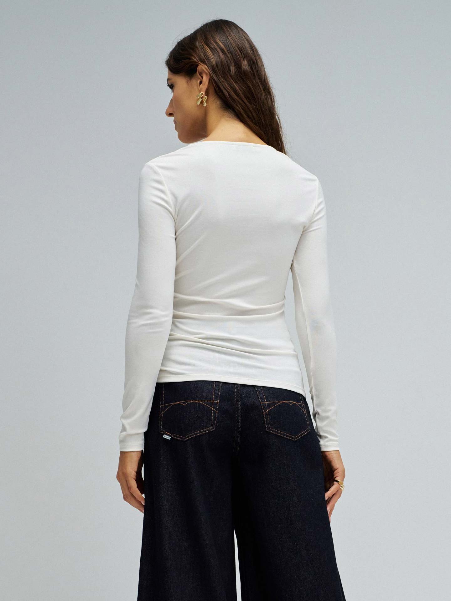 Camisola de Malha Slim Fit com Decote em V