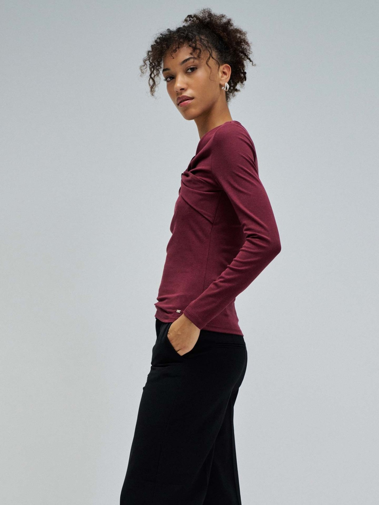 Camisola de Malha Slim Fit com Decote em V