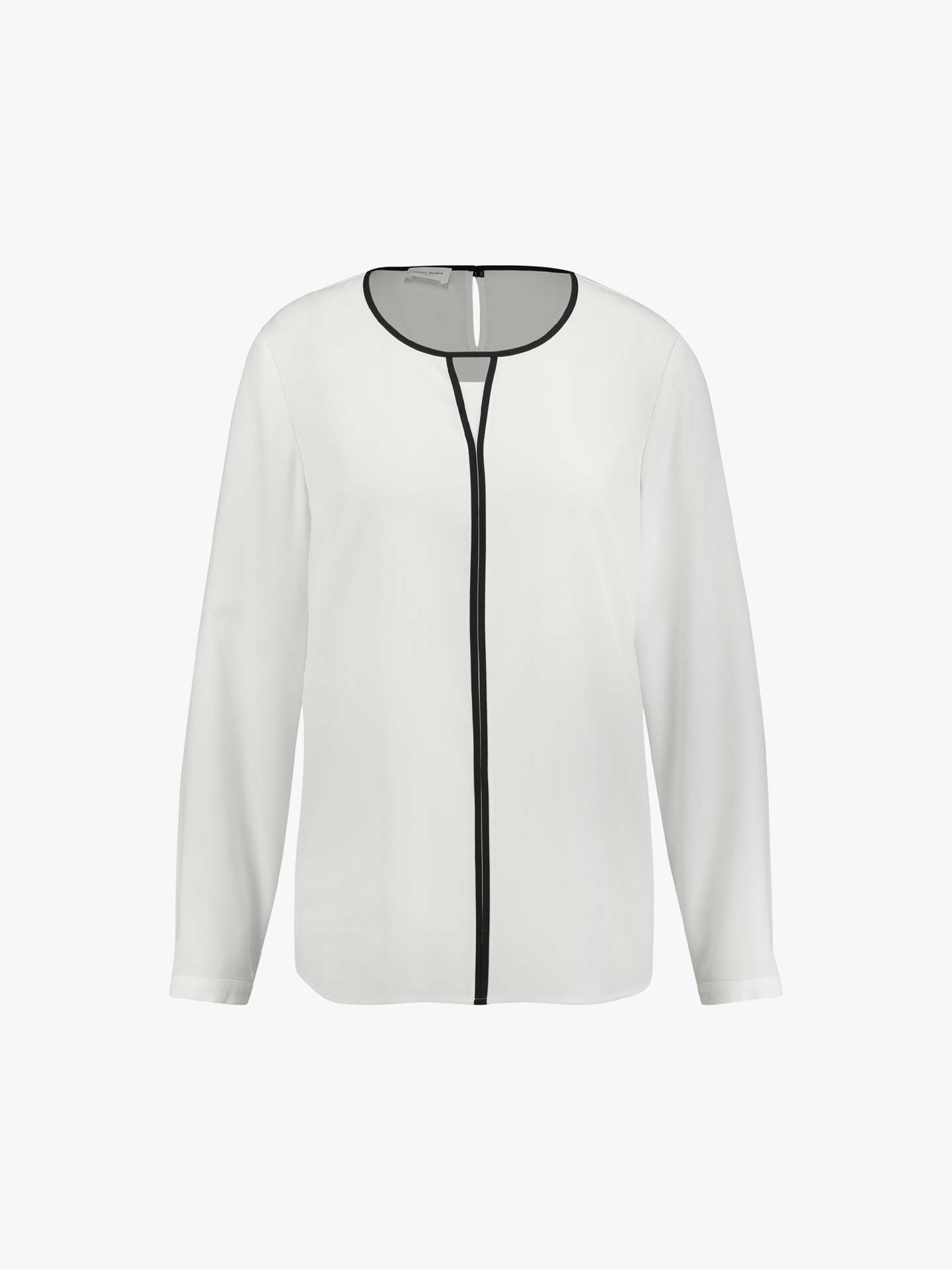 Blusa com abertura no peito