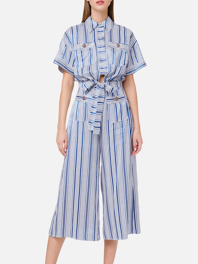 Macac�o �s riscas com la�ada