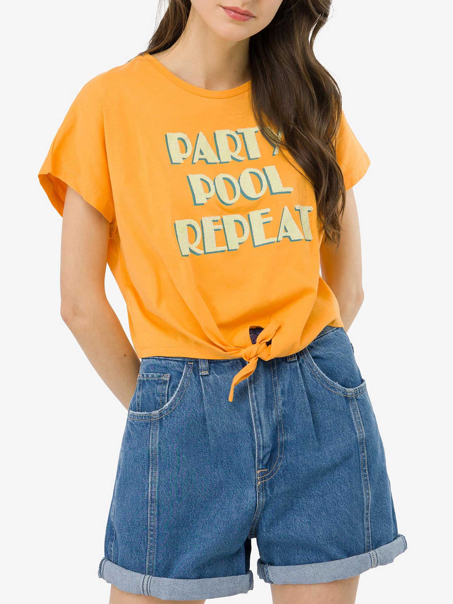 T-Shirt Cropped com N�