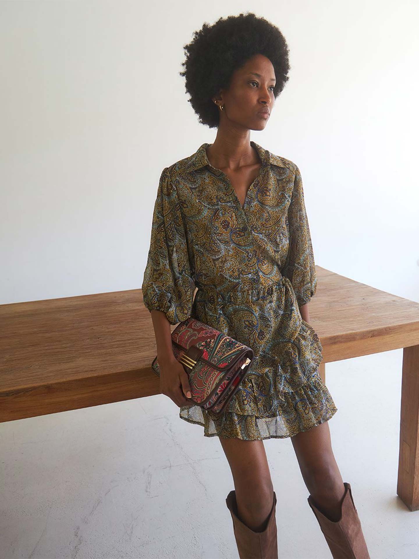 Saia com Folhos e Padr�o