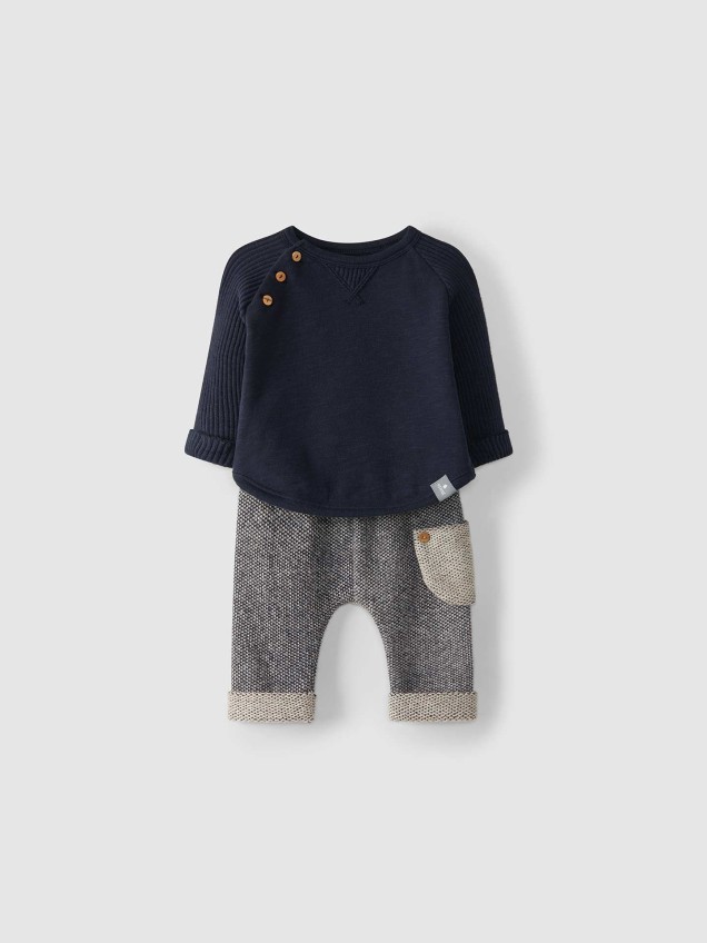 Conjunto de camisola e cal�as