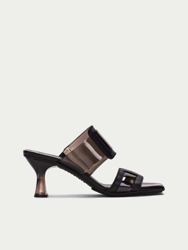 Sand�lias Slip-on com Salto