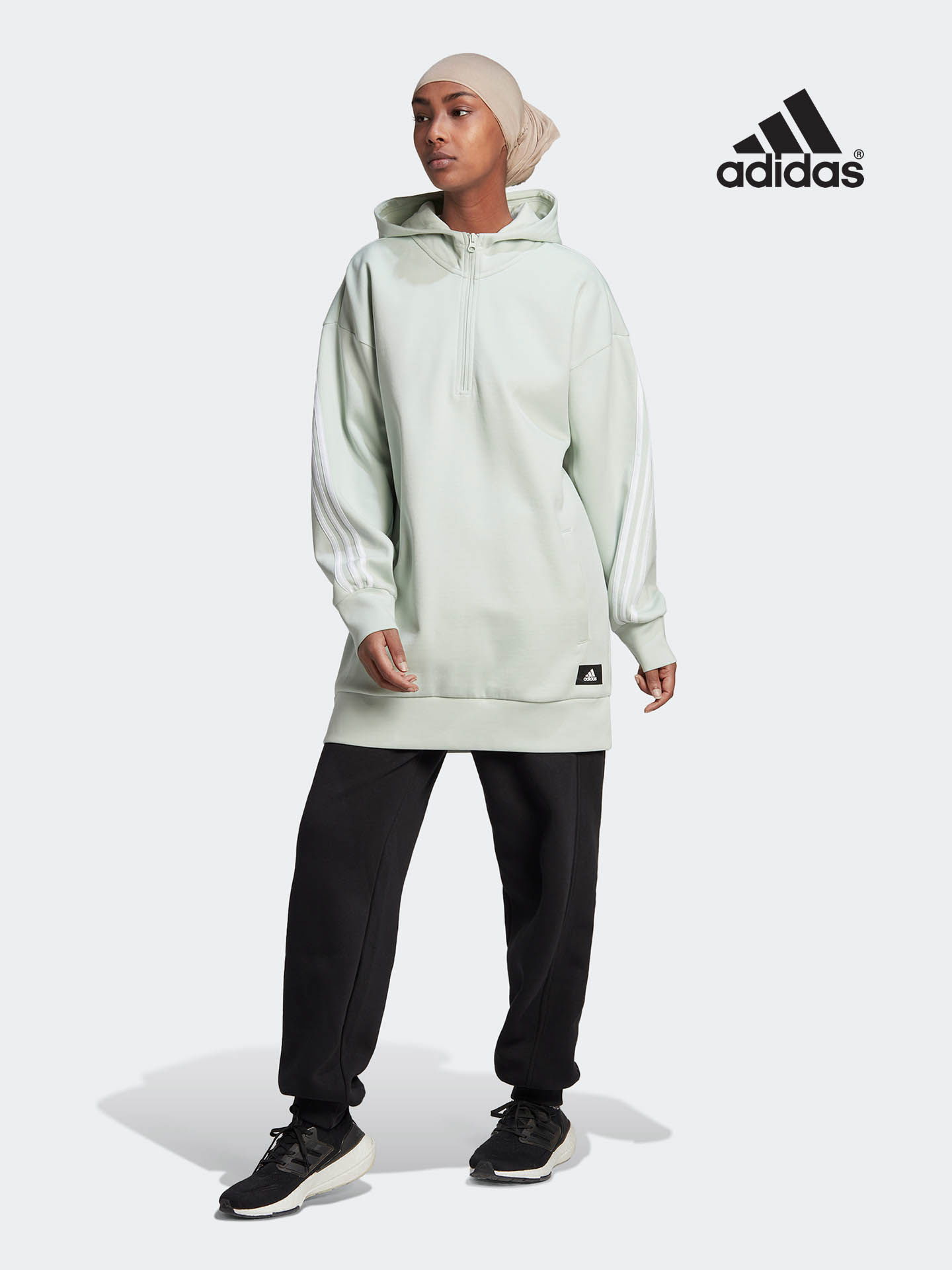 Sweatshirt Comprida com Capuz