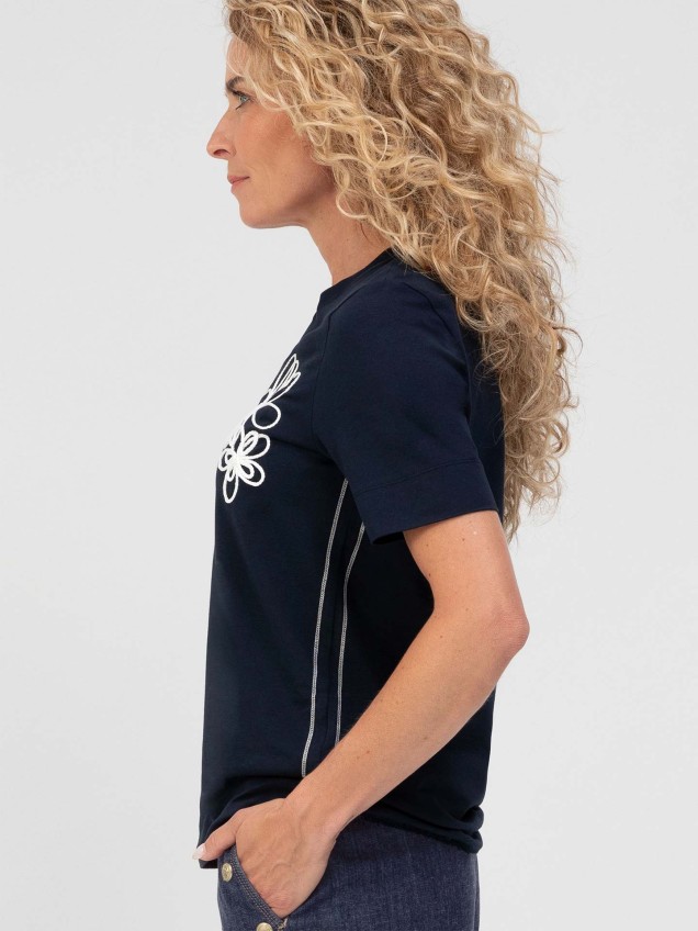T-shirt com Bordado Floral Dinia