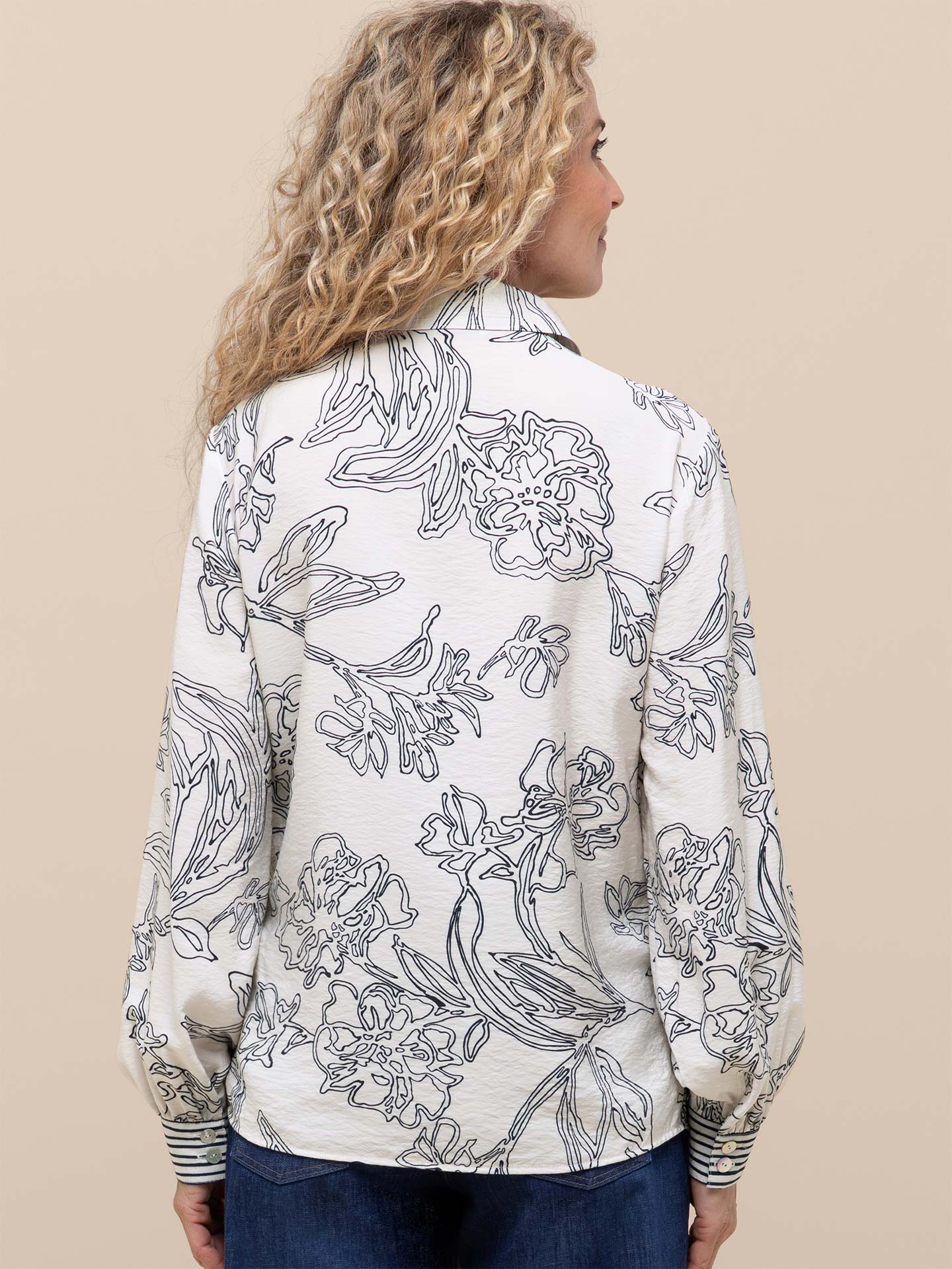 Camisa com Padrão Floral Adina