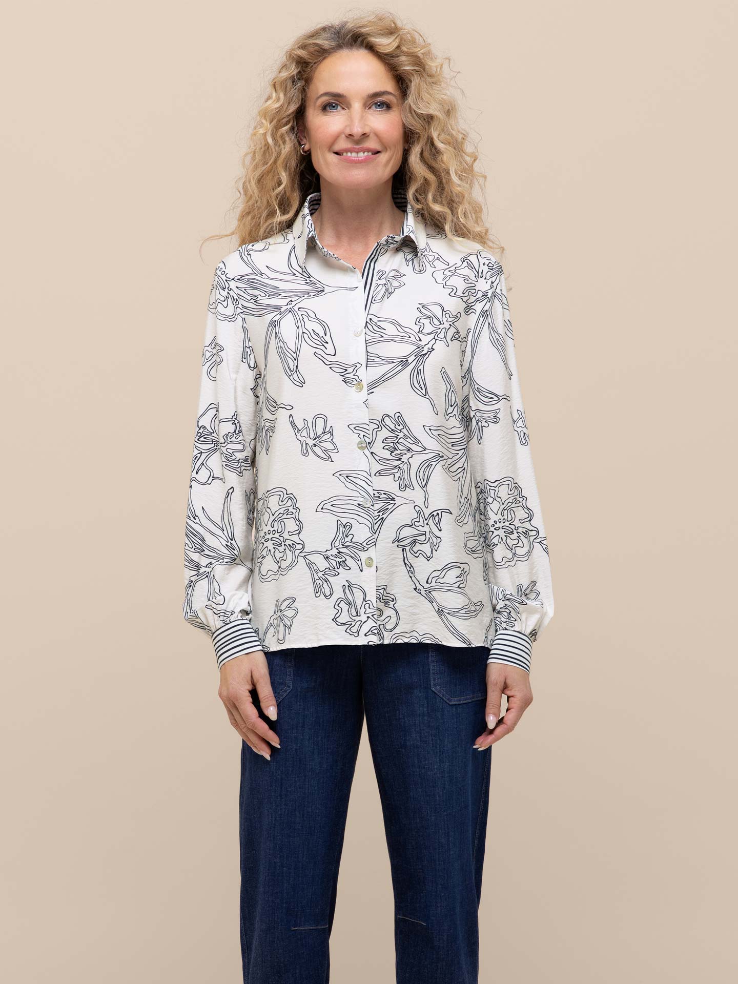 Camisa com Padrão Floral Adina