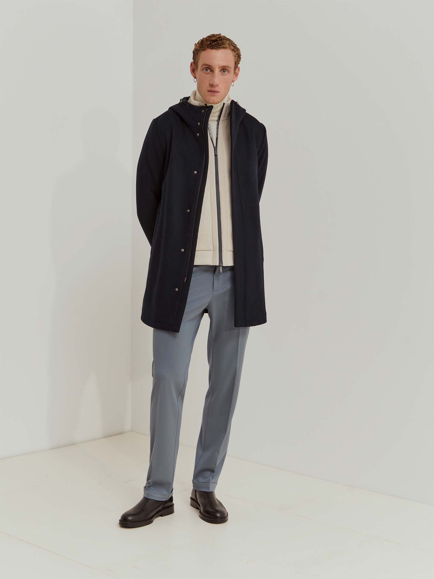 Sobretudo Comprido com Capuz