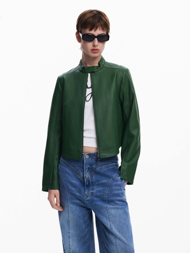 Casaco Efeito Pele com Gola Mandarim