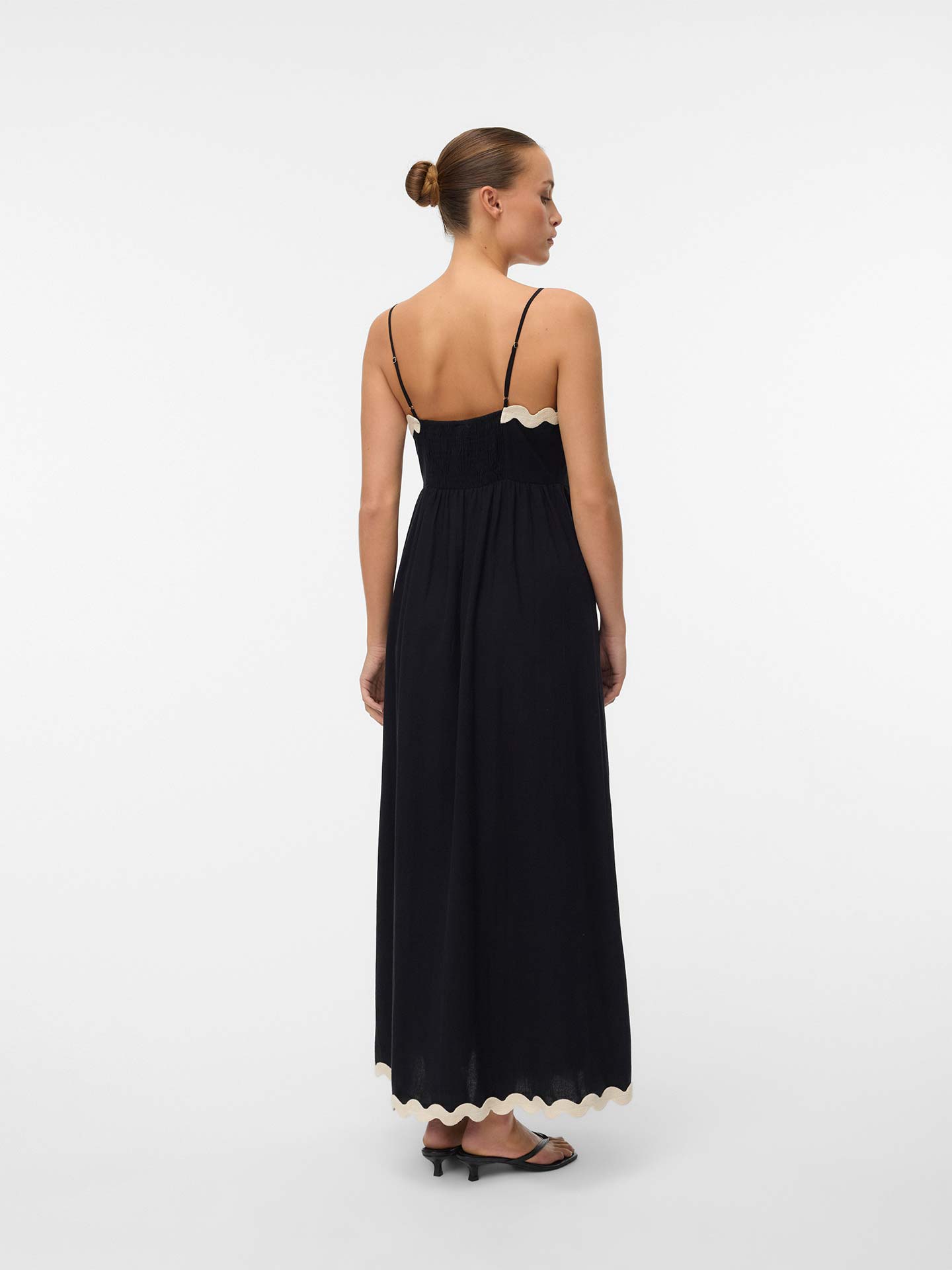 Vestido Comprido com Pormenor Ondulado