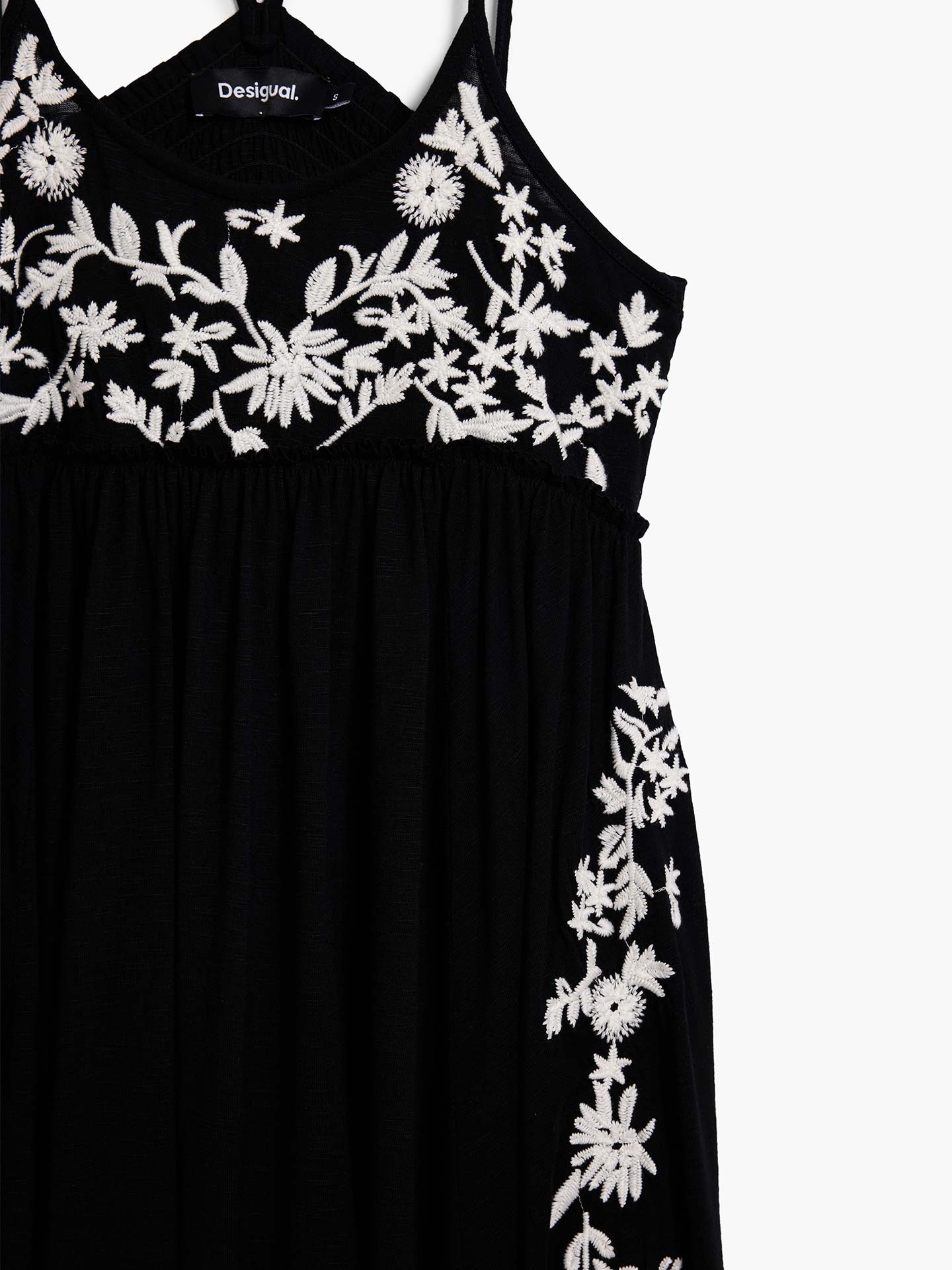 Vestido Assimétrico com Bordado Floral