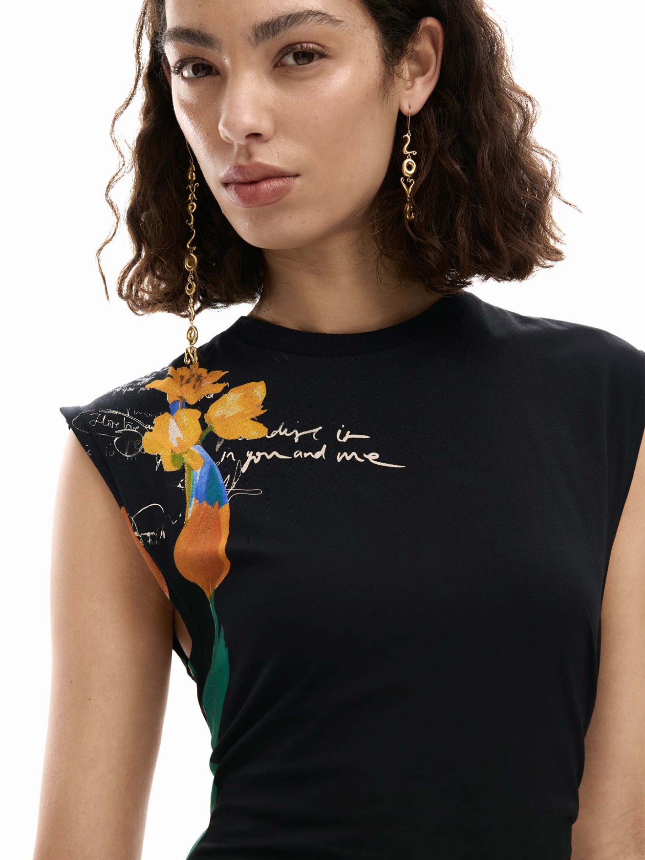 Vestido Assimétrico com Estampado