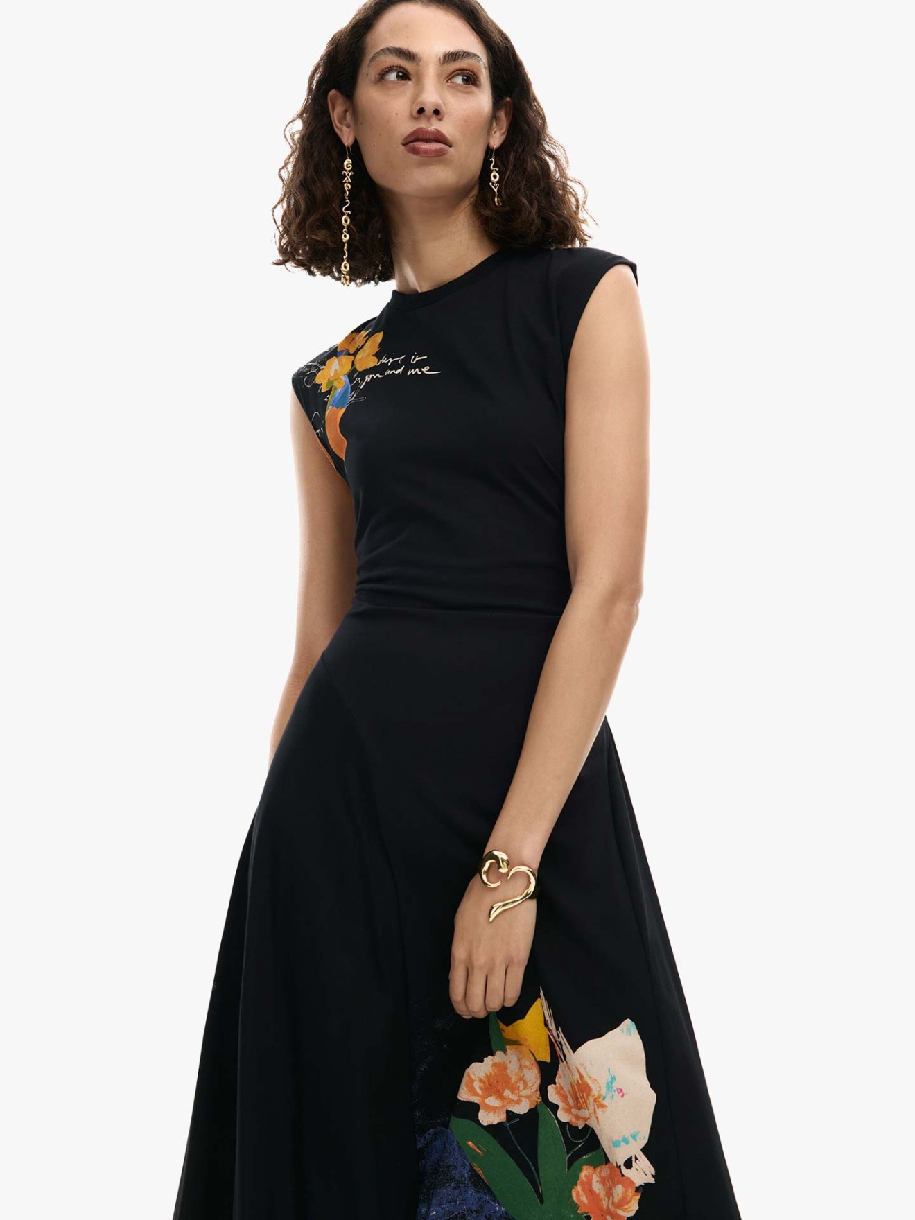 Vestido Assimétrico com Estampado
