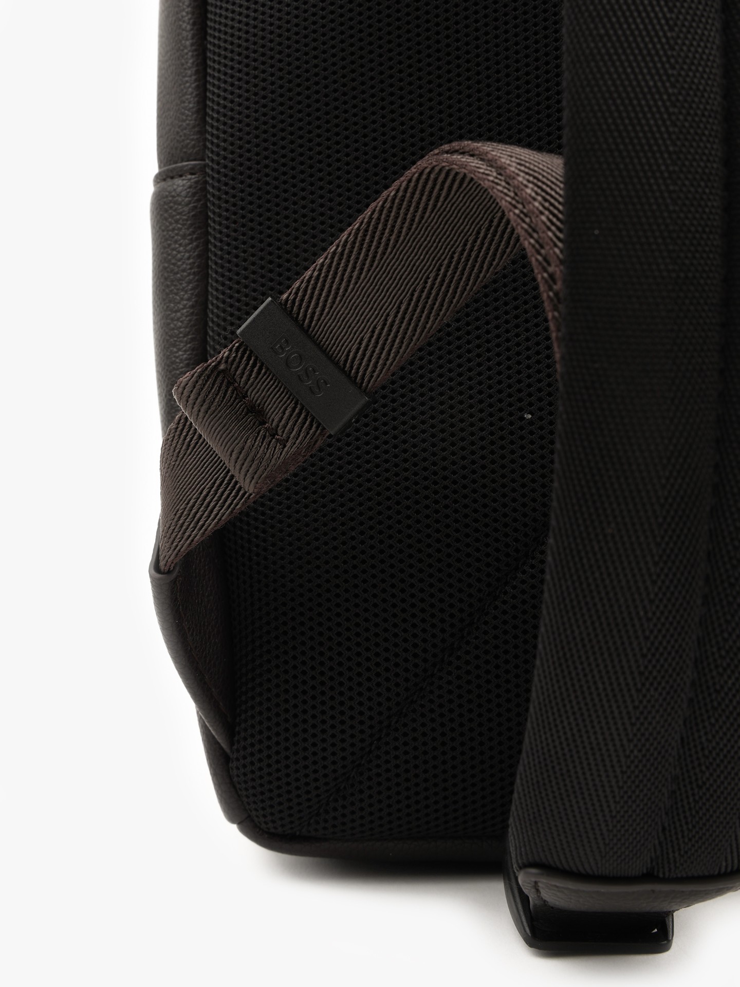 Mochila em Material Sintético Granulado