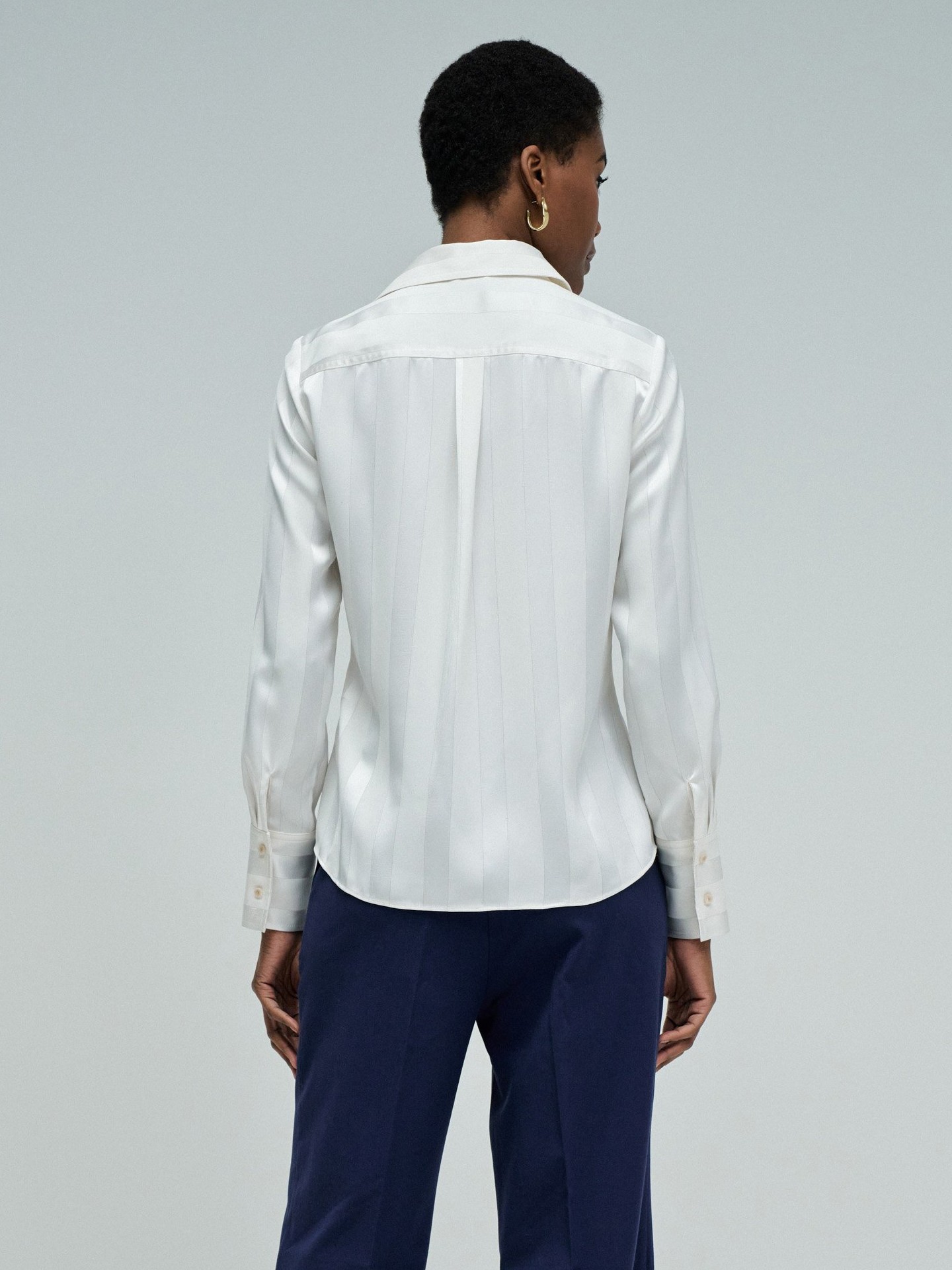 Camisa Acetinada com Riscas em Lurex