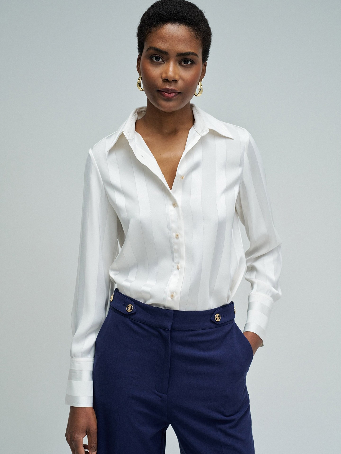 Camisa Acetinada com Riscas em Lurex