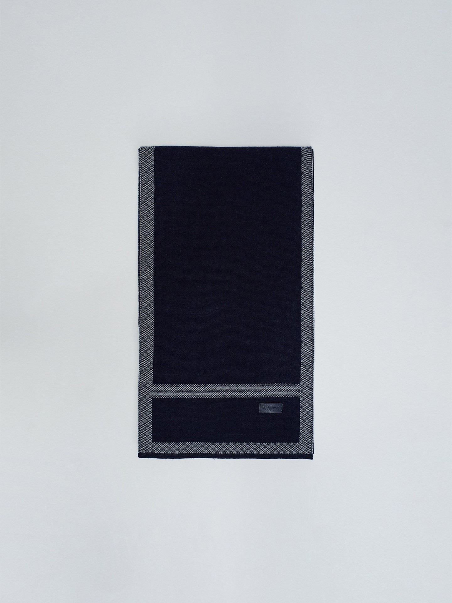 Cachecol de Malha com Barra em Contraste