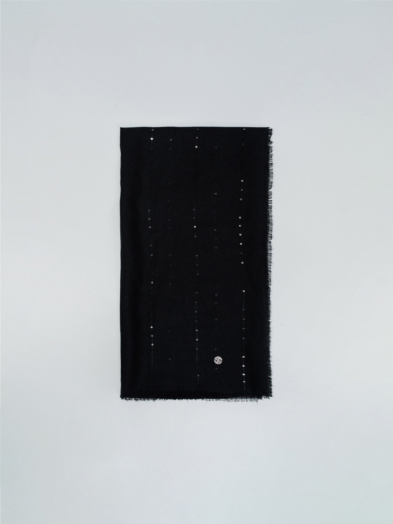 �charpe com Lantejoulas e Acabamento em Franjas