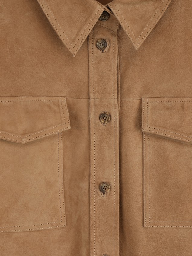 Sobrecamisa em Camurça MLLAPOGEO