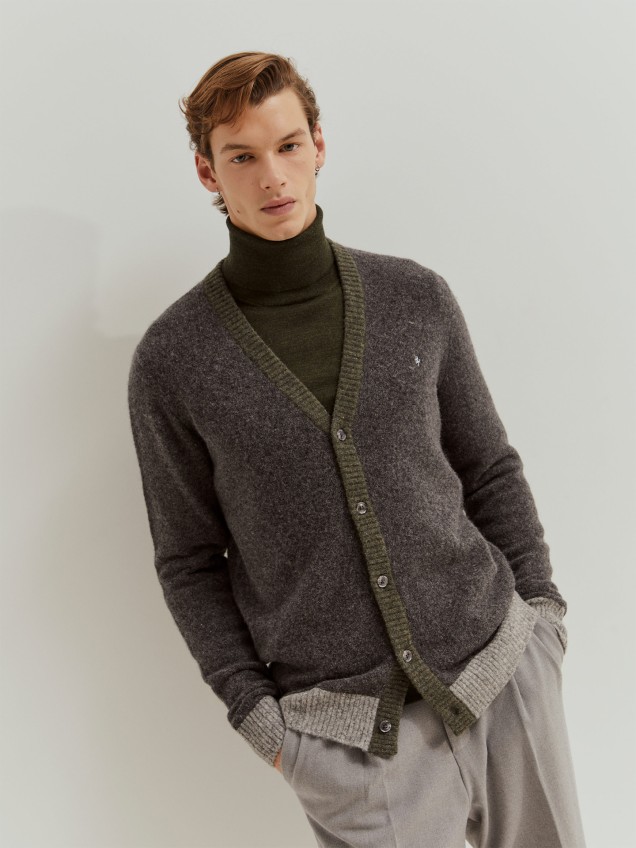 Casaco de Malha com Decote em V