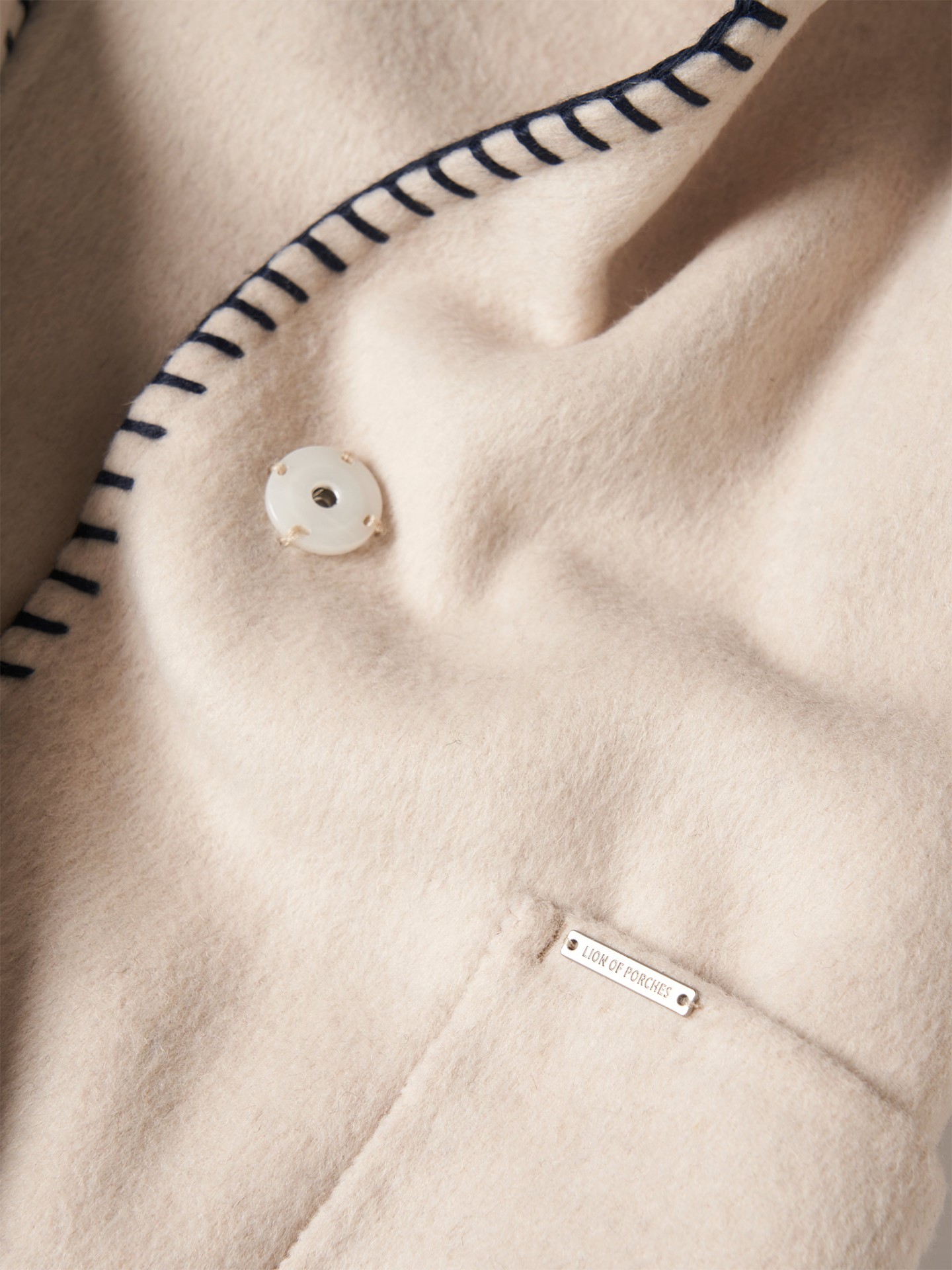 Casaco de Malha com Capuz