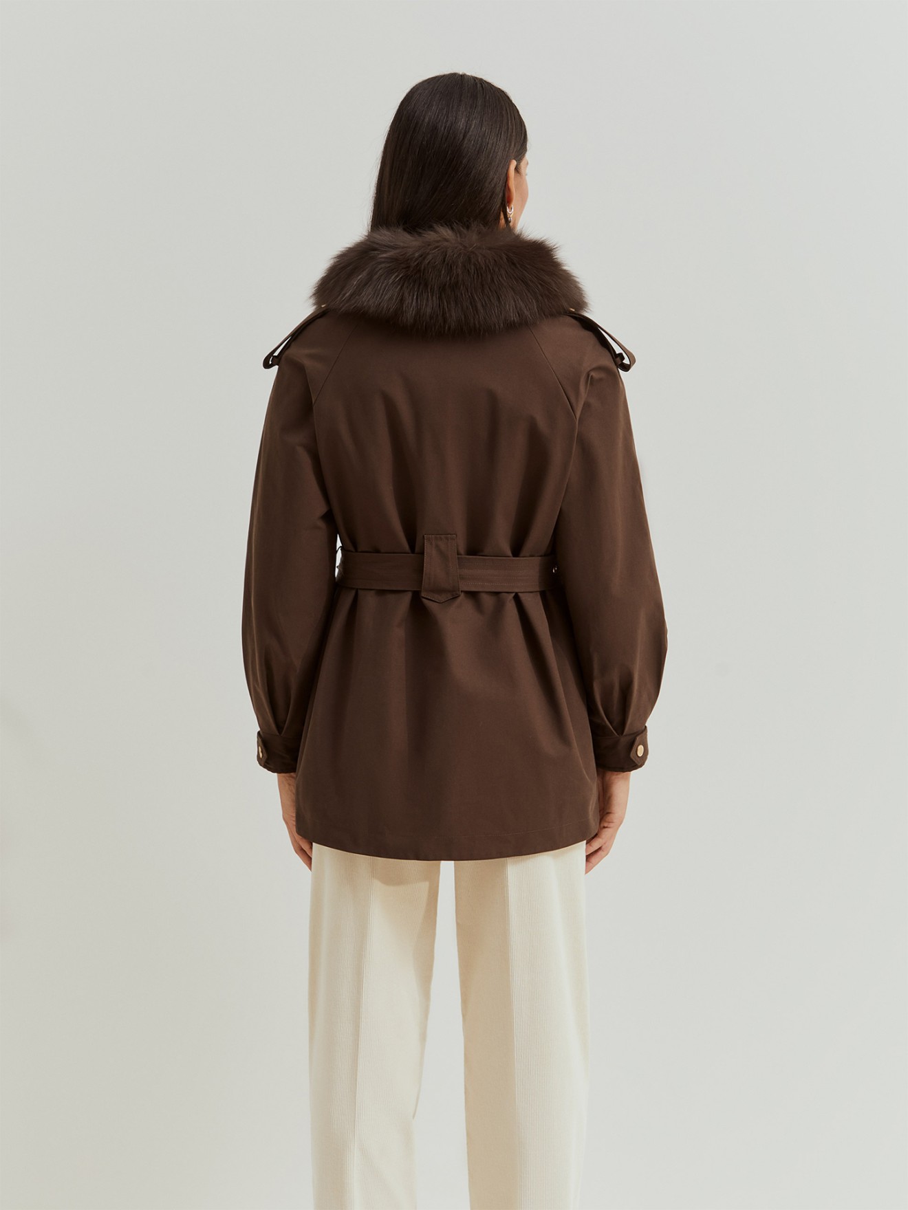 Blus�o Acolchoado com Gola de Pelo e Cinto