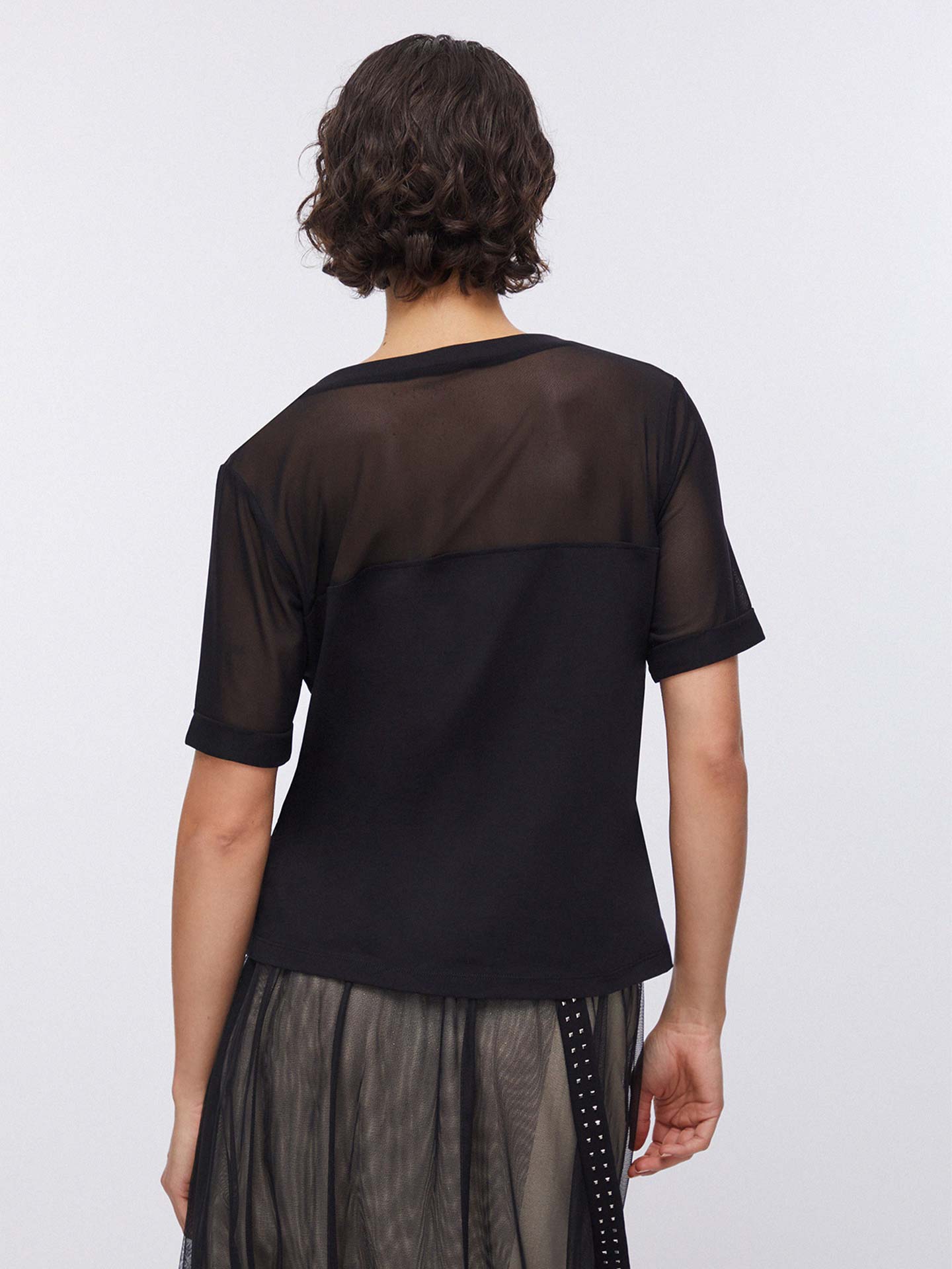 T-shirt com Inserções em Rede