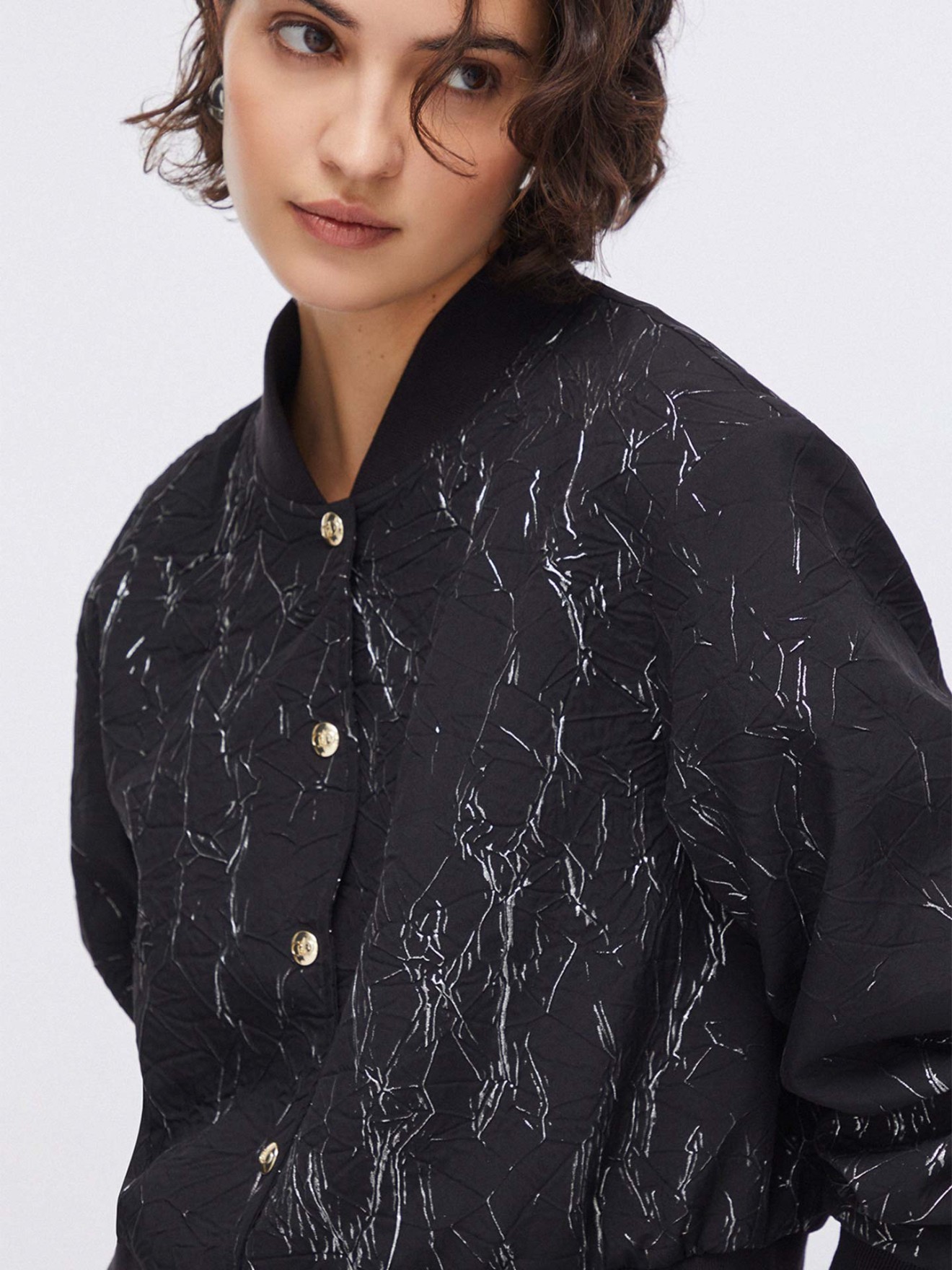 Casaco Bomber com Textura Enrugada Metalizada