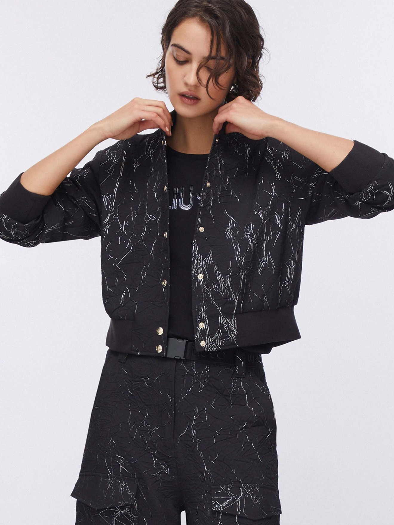 Casaco Bomber com Textura Enrugada Metalizada