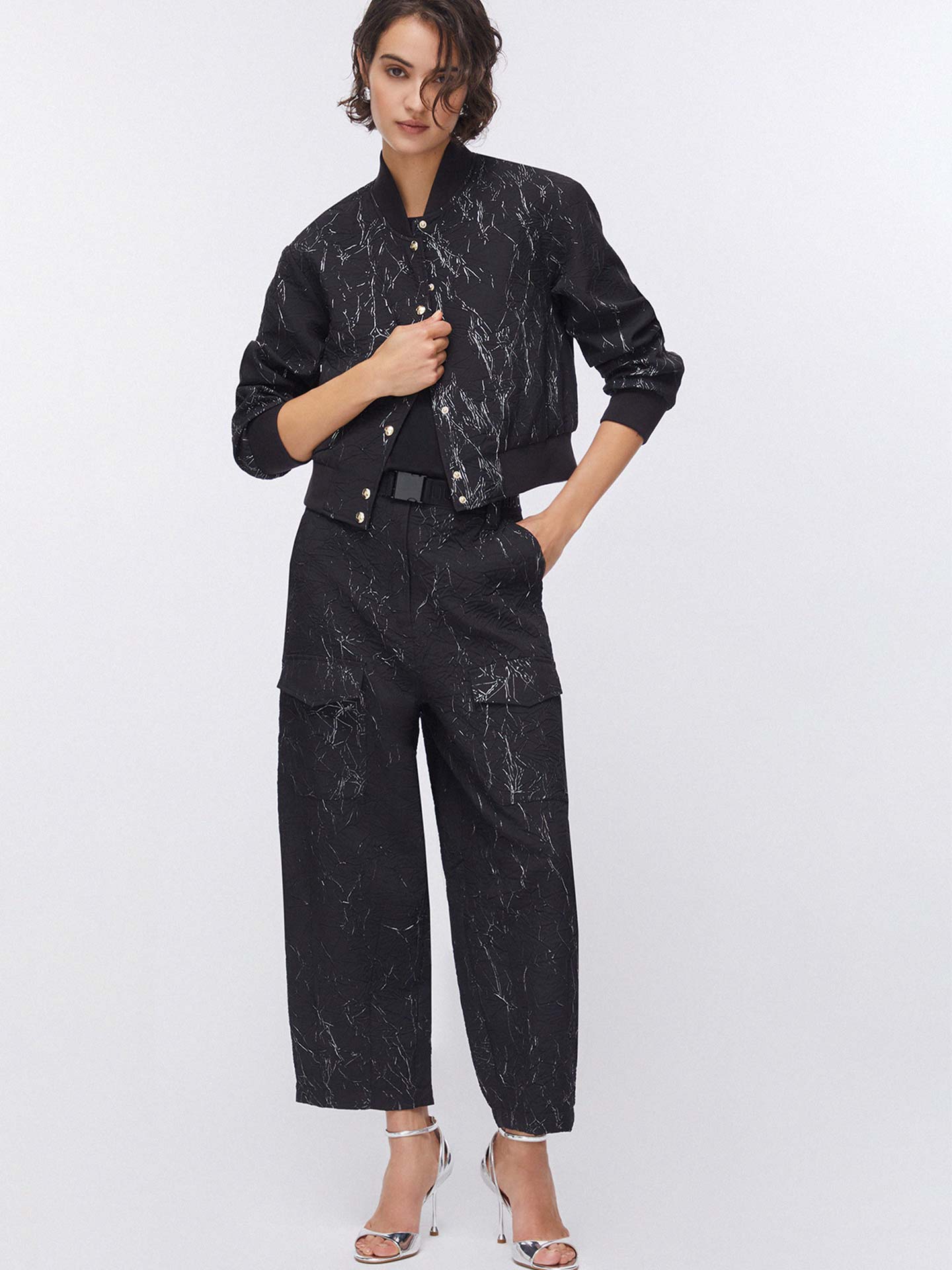 Casaco Bomber com Textura Enrugada Metalizada