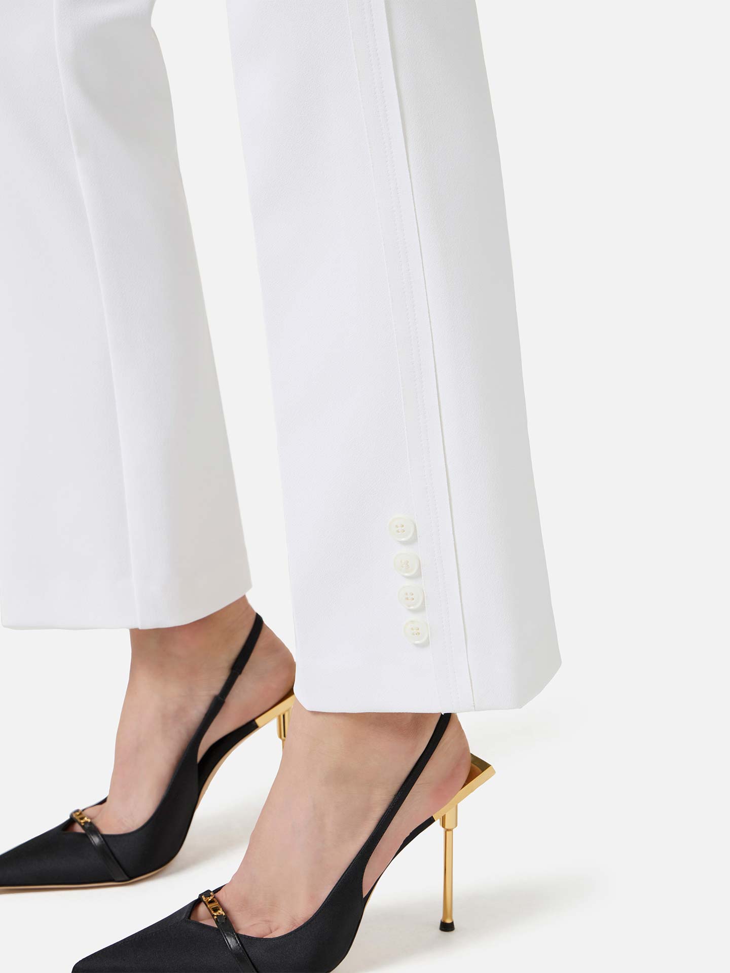 Calças com Abertura na Bainha