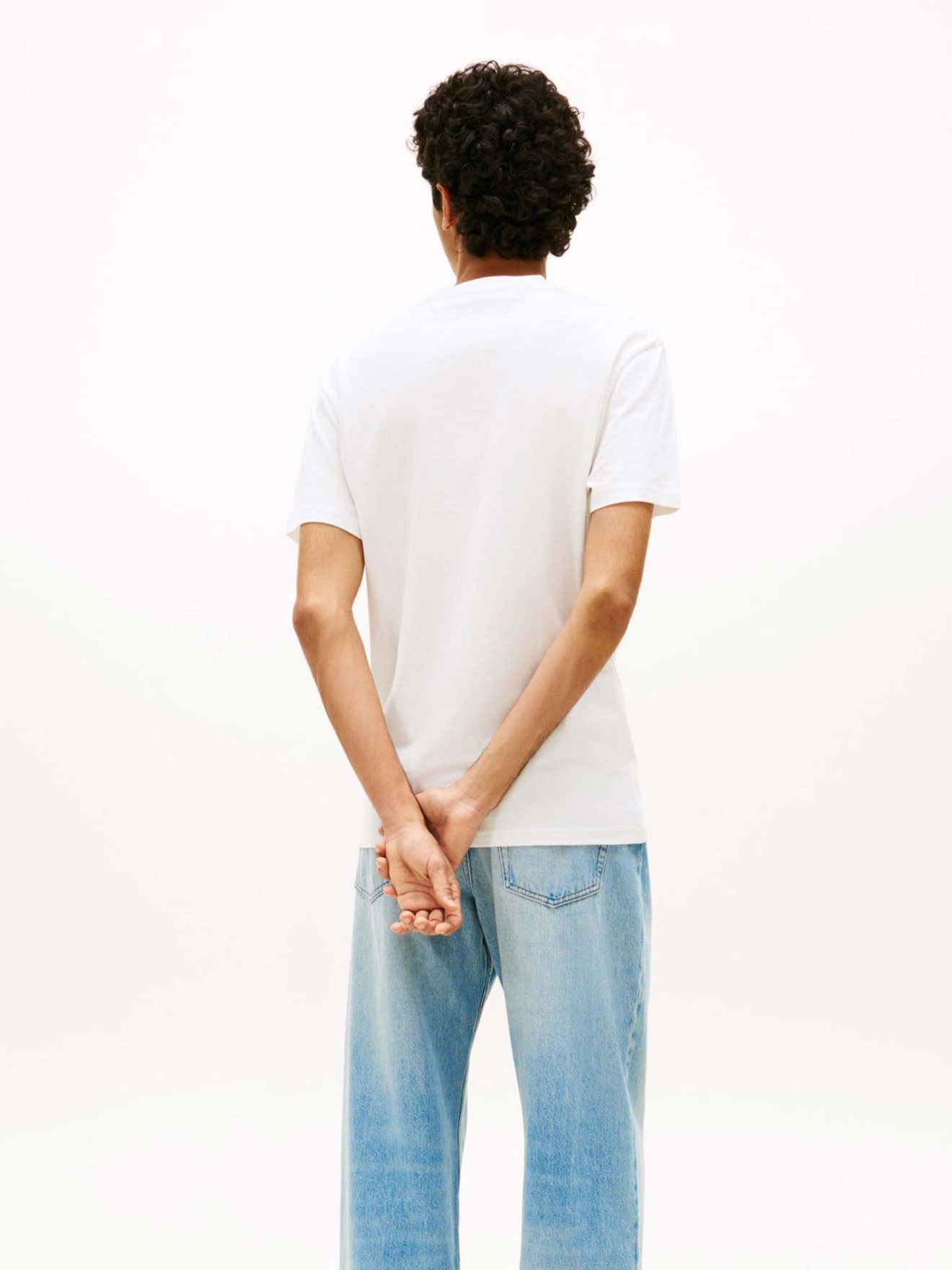 T-shirt com Log�tipo Bordado