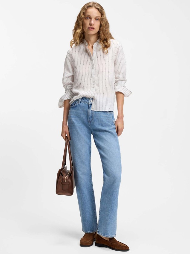 Blusa com Gola Mandarim e Padrão de Riscas