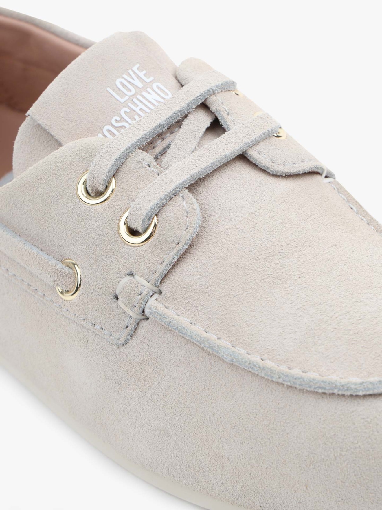 Sapatos de Vela em Camur�a