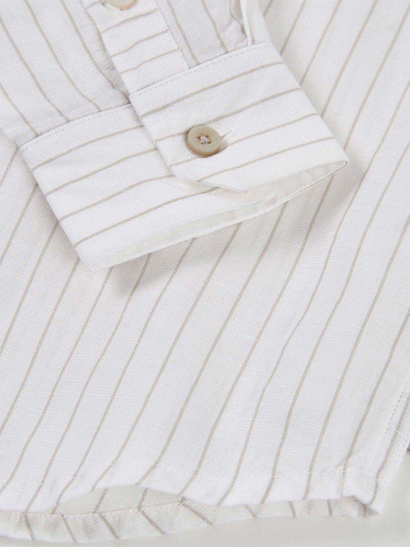 Camisa às Riscas