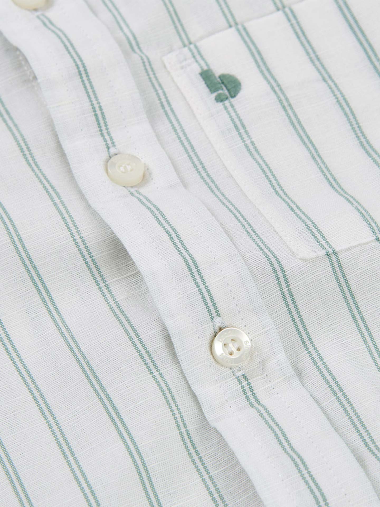 Camisa de Manga Curta às Riscas